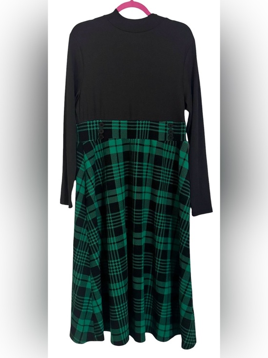 SHEIN Dresses & Skirts - SHEIN Black Top with Green Plaid Midi Dress